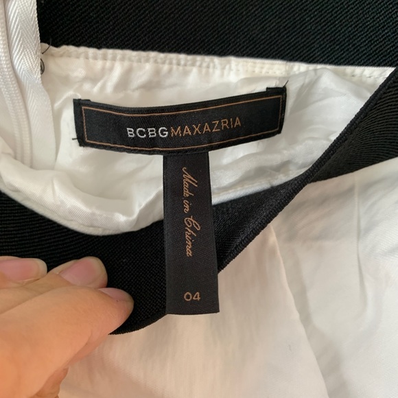 BCBG White Pleated Skirt Size 4 - Picture 3 of 3